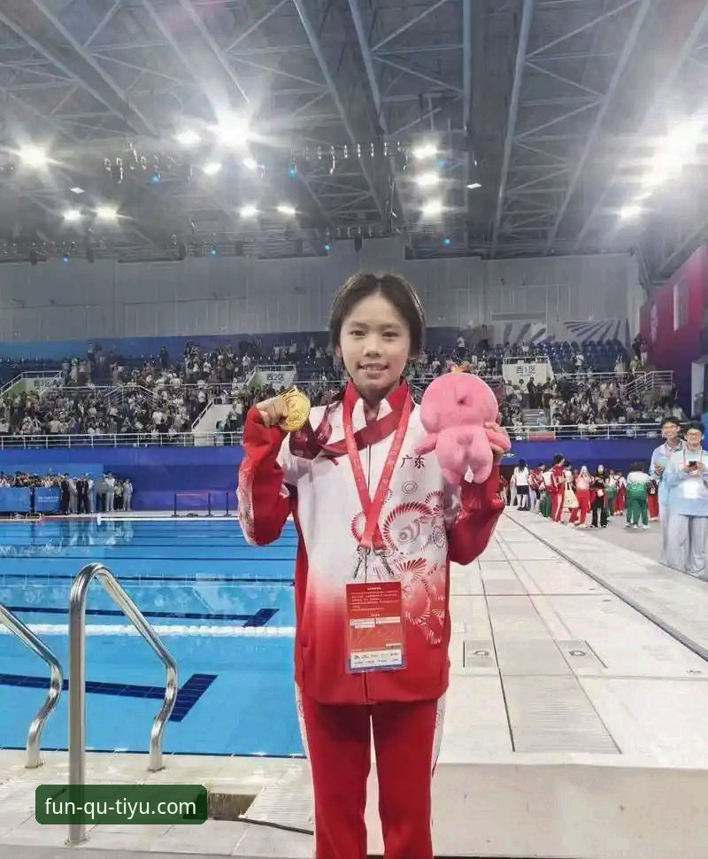 趣体育中文入口iOS版 16岁小将蒋林静跳水夺冠,趣体育上怎么看她的成长轨迹?
